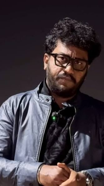 TeluguScribe's tweet photo. మరో కేసులో యూట్యూబర్ రావణ్ అరెస్ట్

ఇప్పటికే రెండు కేసుల్లో బెయిల్ మంజూరు చేసిన మేజిస్ట్రేట్ 

దీంతో మచిలీపట్నంలో నమోదైన మరో కేసులో, కాకినాడలో అరెస్ట్ చేసిన పోలీసులు https://t.co/LaZedP1f4k