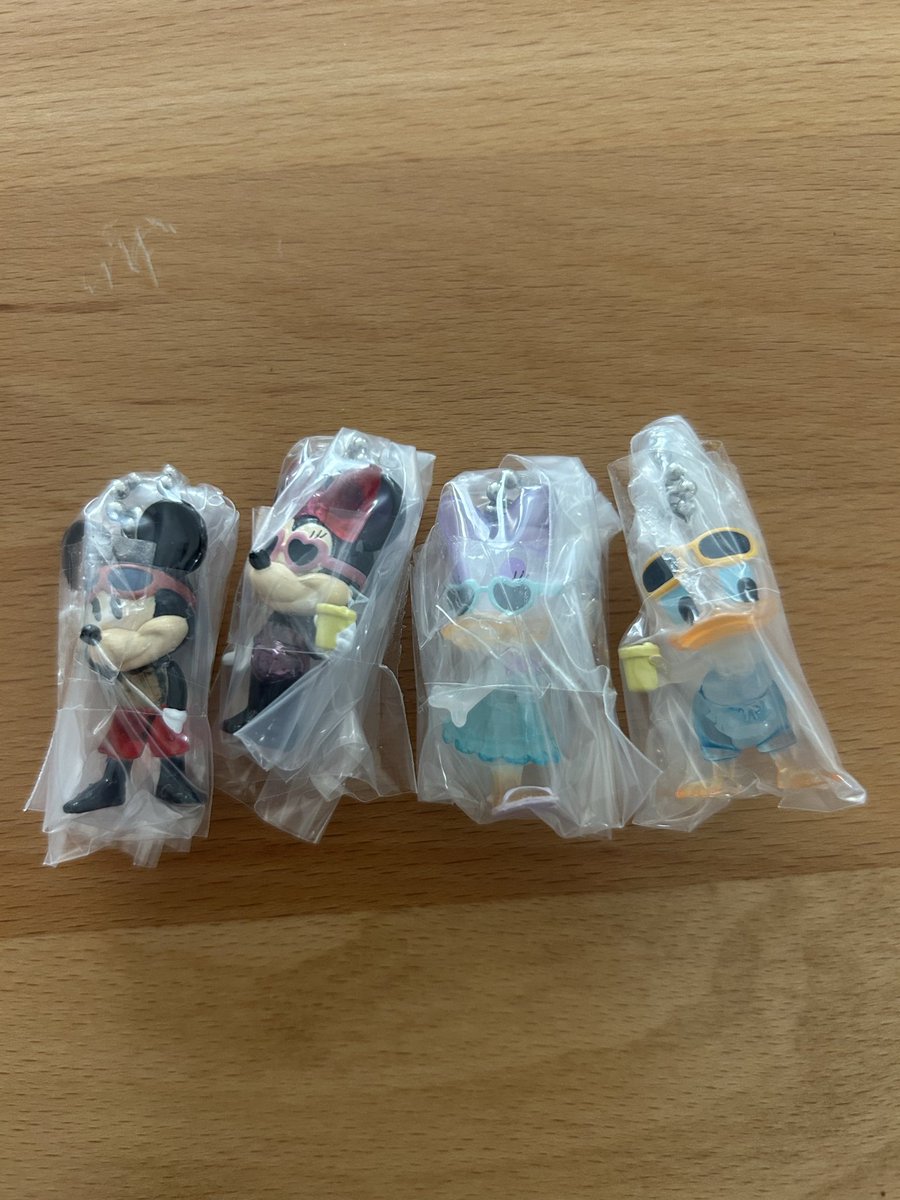 EE_jump8's tweet photo. ガチャガチャ交換お願いします。

【譲】
ディズニーSummer
ミッキー、ミニー、ドナルド、���イジー各1

【求】サンリオアロハスイング
キティ、マイメロ

横浜にて手渡し交換
お気軽にお声掛けください🙇🏻‍♀️ https://t.co/B35LVTeHG1