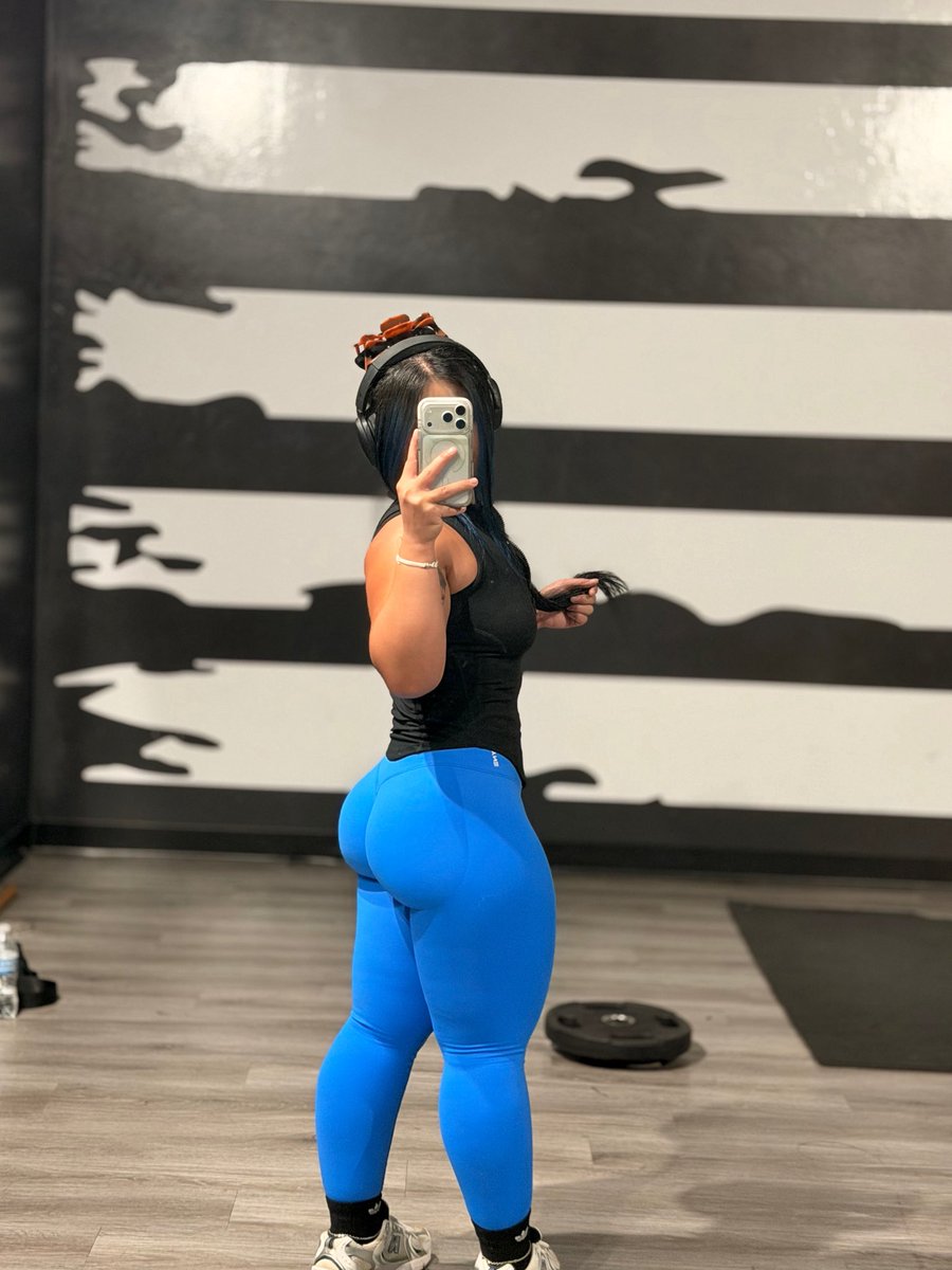 babimewi's tweet photo. i’m bluueeeee 🎶 https://t.co/loZ0XIMYdl