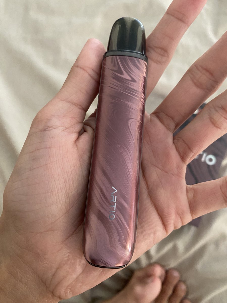 grsld_ysel's tweet photo. WTS OXVA ARTIO WARNA ROSE PINK, 
seminggu pemakaian, kondisi masih bagus dan baru bgt (bisa oren)
#zonauang #WTB #wts https://t.co/Z7UfieD99H