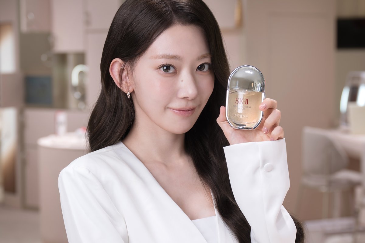 BEEEEM_NEWS's tweet photo. 宮脇咲良、ピテラ™ フレンズに就任 ── 世界先行発売の美容液を体験できるポップアップイベント来場
#宮脇咲良 
https://t.co/TXaRweYSiK https://t.co/AdzUmFECp3