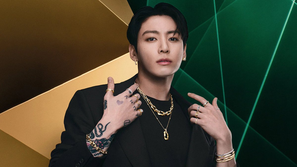 Kpop_Herald's tweet photo. .@bts_bighit's Jungkook has been named Graff's new global ambassador, becoming the first ambassador in the luxury jeweler's 66-year history. 💎 

Graff described the BTS star as "a cultural icon," praising his bold yet refined artistry and ability to continually push creative boundaries. 

#BTS #JUNGKOOK #Graff