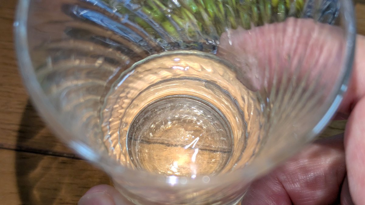 Tami_Yamato's tweet photo. 令和八年七月三日

昼酌
・黒松剣菱（コップ半分）🍶
・枝豆のバター醤油焼き🫛
・白桃（丸々一個）🍑

ご馳走様でした。

果たして大丈夫だろうか･･･😖 https://t.co/etpz0Qm6kM