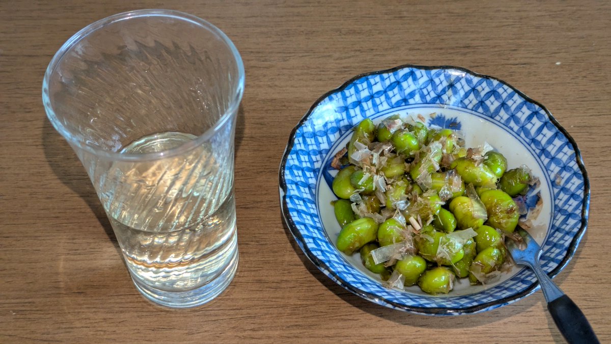 Tami_Yamato's tweet photo. 令和八年七月三日

昼酌
・黒松剣菱（コップ半分）🍶
・枝豆のバター醤油焼き🫛
・白桃（丸々一個）🍑

ご馳走様でした。

果たして大丈夫だろうか･･･😖 https://t.co/etpz0Qm6kM