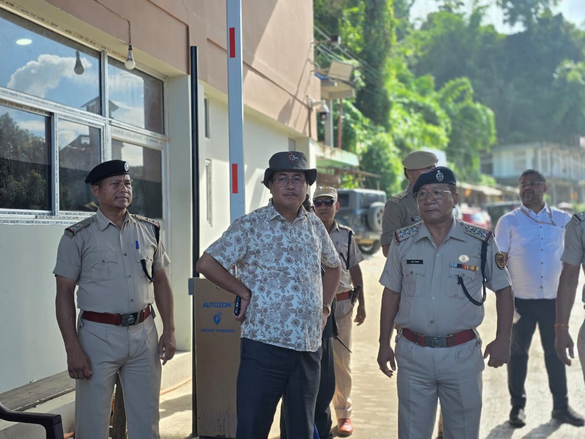 wangsu_d's tweet photo. As the Chairperson of the High-Powered Committee constituted to review and strengthen the Inner Line Permit (ILP) system, had visited the Banderdewa Check Gate and Banderdewa Police Station while en route to Kanubari.

Interacted with the police personnel and officials of the ILP issuing authority to understand the challenges in verifying ILPs and enforcing the system. 

Had a constructive discussion on the existing issues and possible measures to further strengthen its implementation.

Valuable inputs from ground zero are vital ingredients that may strengthen initiatives to have perfect system in place in this frontier state.