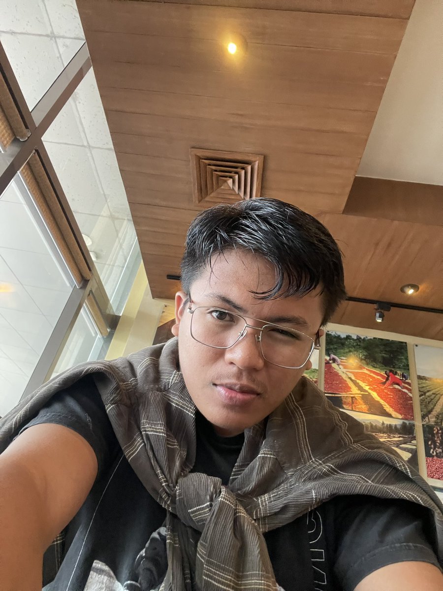 sicklait's tweet photo. Mooorniiiing🦋 https://t.co/Xuf5Gsgd6R