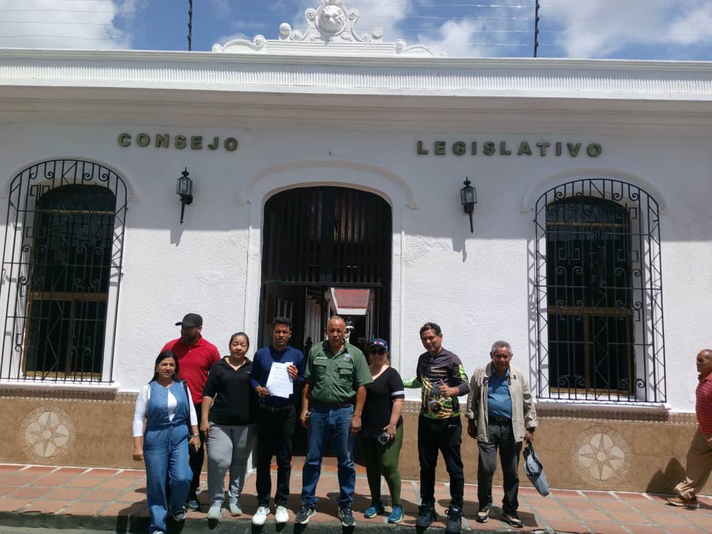 DEIVIS2145's tweet photo. @loa_palante @NicmerEvans @polianalitica @CaraotaDigital @ElPitazoTV https://t.co/qYvvVrza4m