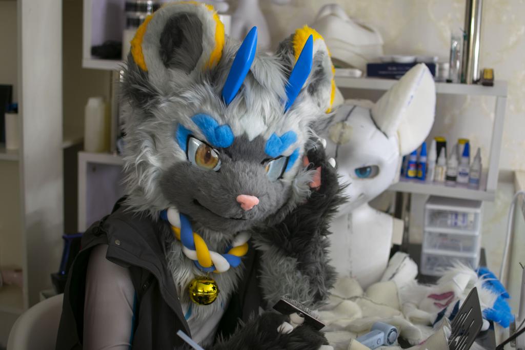 Starcat_corn's tweet photo. 哎，你看那边穿着zen的烧杯是谁啊 https://t.co/JlGkuhaHnR