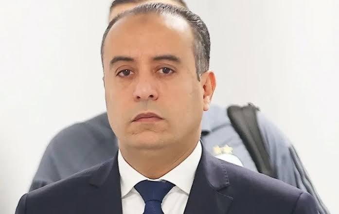 LaTaniereDZ's tweet photo. Le premier et plus grand responsable de cette humiliation, c'est toi.

Tu es le pire ennemi de l'équipe nationale, tu n'es là que pour tes privilèges et tes intêrets personnels. Tu es en train de sacrifier une génération dorée de la sélection 

QUE DIEU T'ELOIGNE DE TOUT POSTE HAUT PLACE A L'AVENIR.