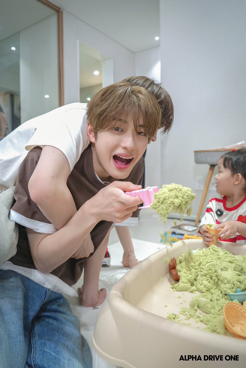 anxntaku's tweet photo. 260703 'ONE DREAM FOREVER' EP.21-22 Behind Photo #안신 https://t.co/gUYNDUd9Ho