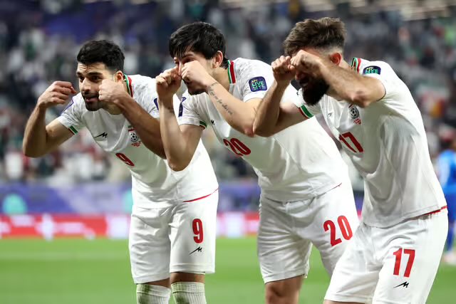nekounamball's tweet photo. Algeria and Austria purposely drawing just to both get bounced in the R32. https://t.co/GUzRWWIzrY