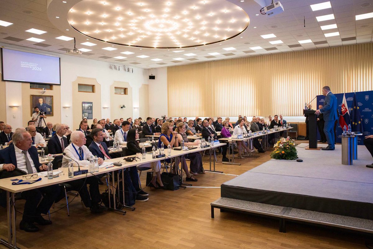 katkatomka's tweet photo. Three inspiring days back home in Bratislava at the Annual Conference of Slovak Ambassadors.
Excellent discussions on today's geopolitical challenges, foreign policy priorities and economic diplomacy. Ready to bring new ideas back to Brazil. 🇸🇰🇧🇷🌍 https://t.co/wtLlR7TNed