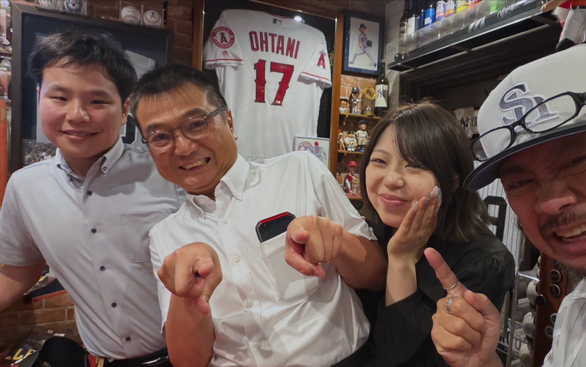 ballpark_bar's tweet photo. 2026.07.03
昨夜来て下ったお客様の中に同級生の姪ちゃんが居てビックリ😅
なんとウチの次女を知ってて2度ビックリ😆
こう言う偶然て嬉しいよね😁

BallparkBar🍸
19:00open
23:00close
明日また☔️みたいやから
今宵よろしコーン🌽 https://t.co/4dSURMU2eI