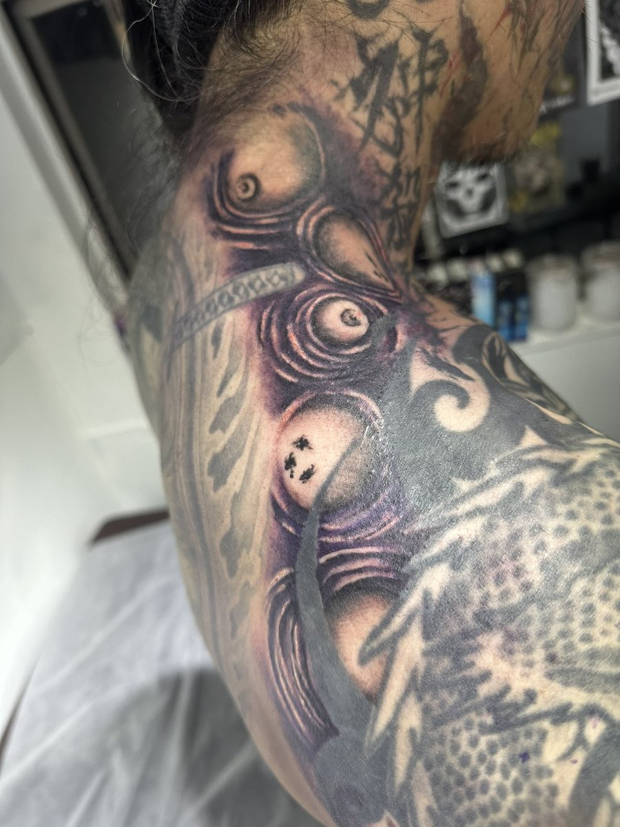 genome_office's tweet photo. #tattoo #tattoos #ink #inktattoo  #Design #刺青 #入墨 #文身 #彫師 #デザイン #タトゥー  #desperado #osaka #osakajapan #伝統 #伝統和彫 #japanesetraditional #전통일본문신　#문신 #디자인 #오사카 #일본 #genome #ゲノム #遺伝子 https://t.co/M2nr8PADuw