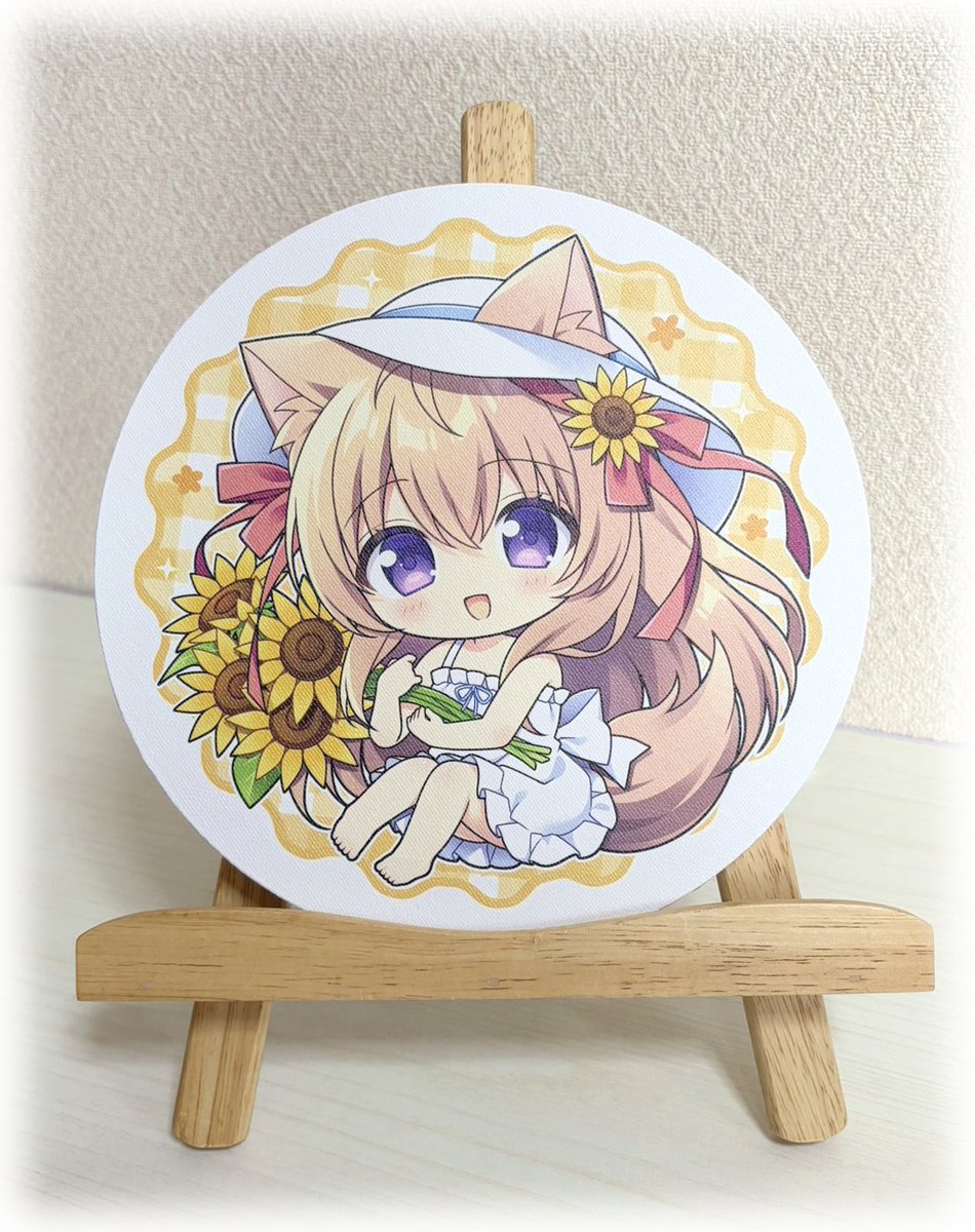 kxnagare's tweet photo. 【新作グッズ写真③キャンバスアート】

サイズ…直径20cm、厚さ約2cm

ハンディファンと同絵柄ですがさらに加筆調整を加えています！
大きなサイズでイラストを楽しめます！ https://t.co/ROSoUvw8kA