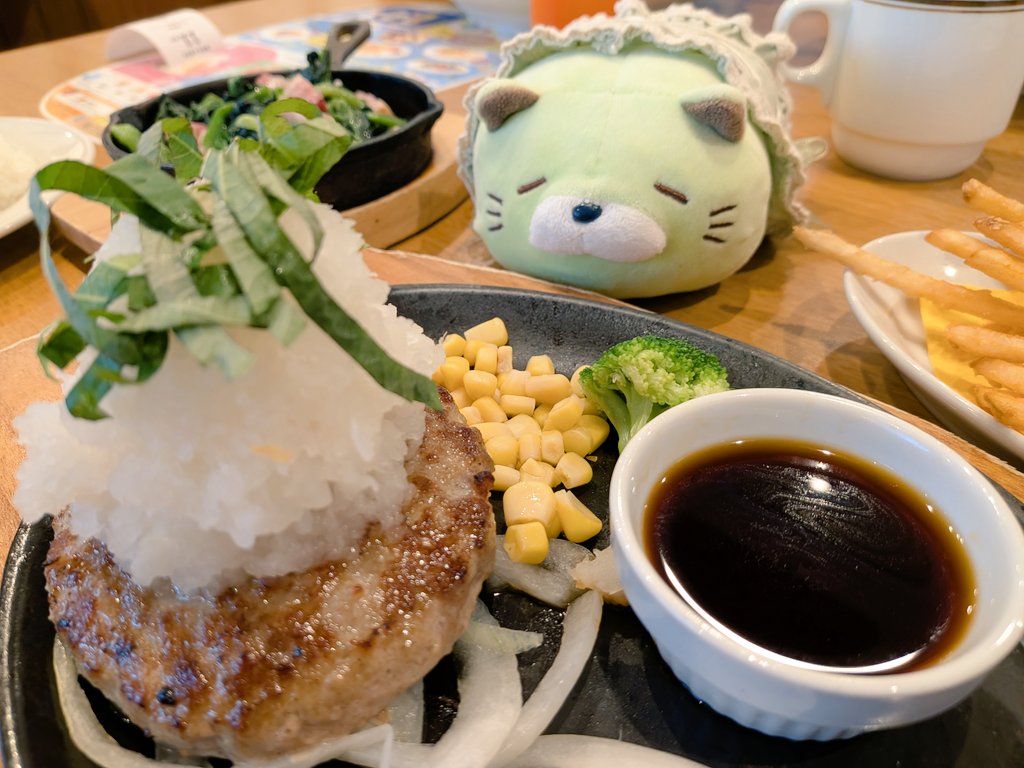 msmc0032's tweet photo. 見なよにゃもち、この山盛りの大根おろしを https://t.co/SdfAQ1RAhh