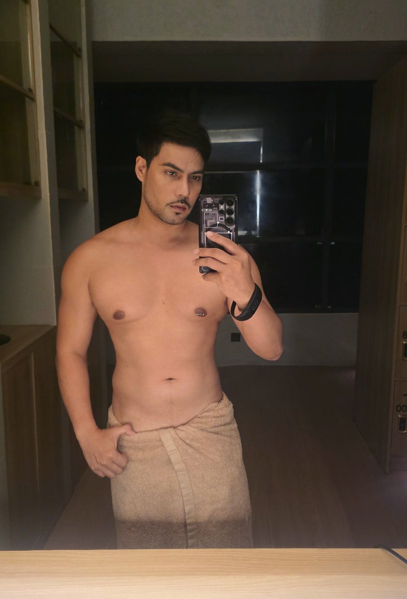 jhalil_pro's tweet photo. Self-care muna bago mag-care sa iba. Relax now, hustle later. 🧖‍♂️✨

Kung may 'low battery' ang phone, meron din ang tao. Charging... 99% complete. 🔋♨️😌 https://t.co/OqNyezY4P2