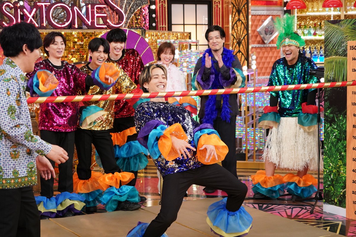 oricon's tweet photo. 📺️Golden SixTONES
⠀
松村北斗主演のドラマ『告白』から
岡崎紗絵、玉山鉄二、佐々木希が参戦🔥
⠀
撮影現場とは打って変わって
”バラエティーの顔”を見せる松村に唖然
「こういうキャラなんだ…」
https://t.co/TYZYky0DIg
⠀
#GOスト https://t.co/z6xa614RZV