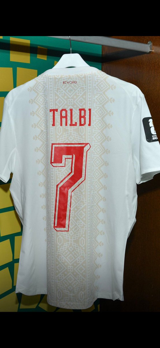 pm6xbl's tweet photo. @thmanyahsports @OBAID_ALESSI انضر لكلمات الامازغية تفنااغ هناك لماذا تتلسقوون؟؟؟فينا نحن مانببكم انجزاتنا لوحدنا فقط وليس للعرب https://t.co/mFGH5fhmB1