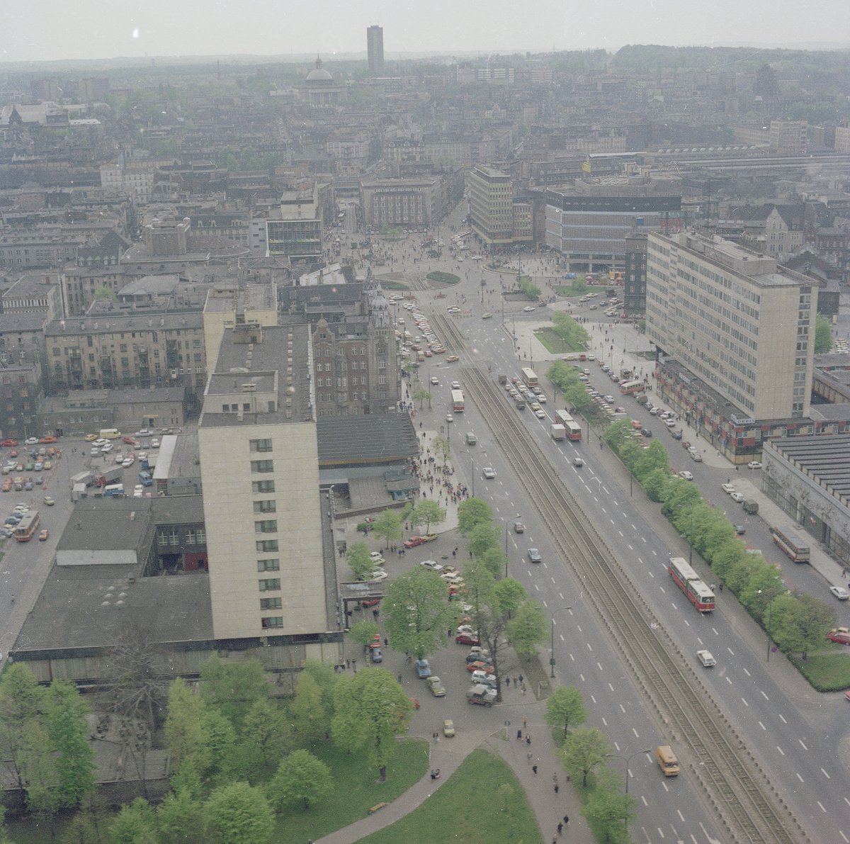 miasto_katowice's tweet photo. Kiedyś to było, teraz to nie ma - edycja z Aleją Korfantego. 📸

fot. Narodowe Archiwum Cyfrowe, M. Malina https://t.co/x0zvpsqpAt