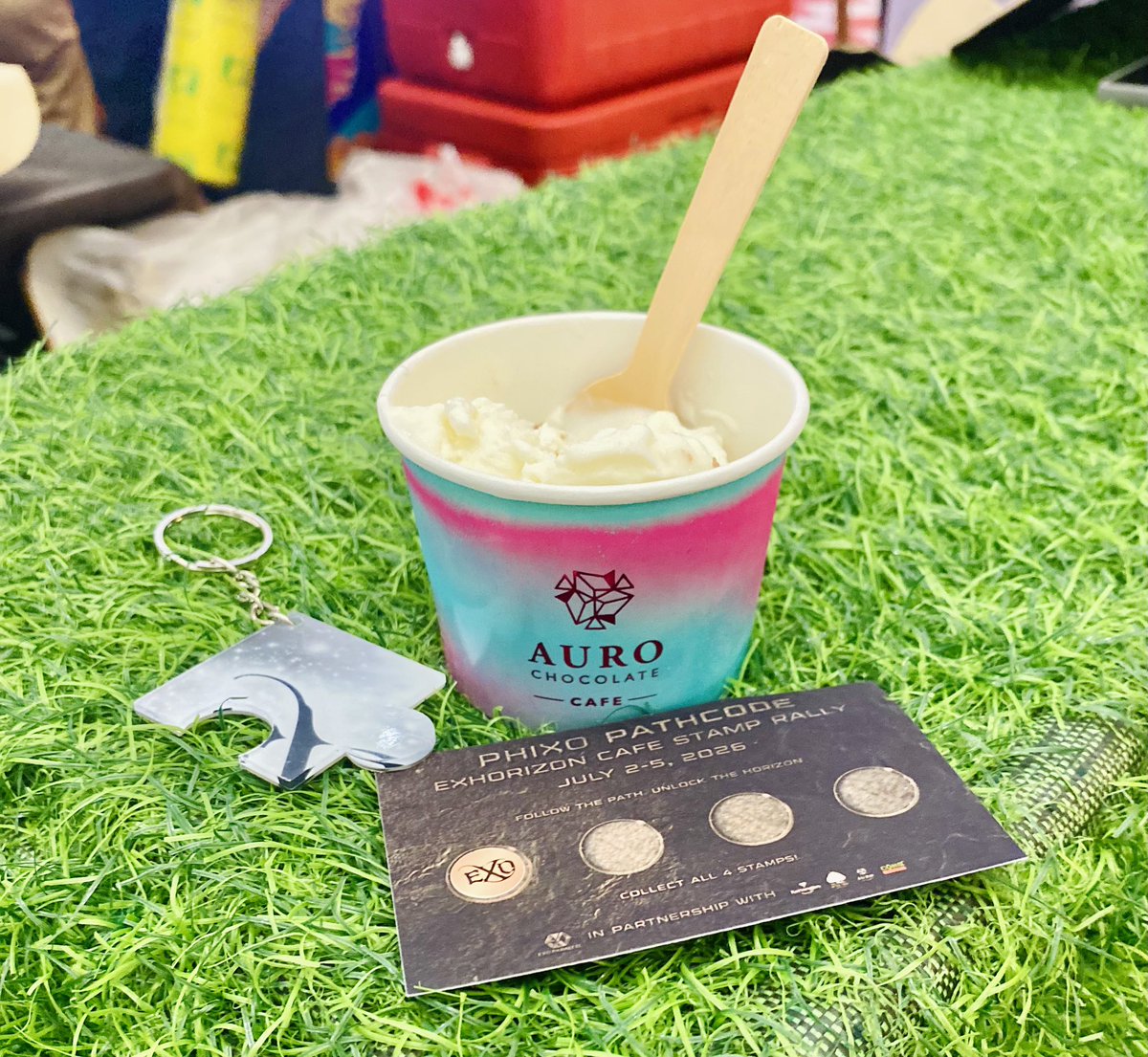 Bunnyeow00's tweet photo. 1st stop done…

Thank You @EXOParallelPH  
and the following shops…

✅AURO WORLD CHOCOLATE FAIR (by AURO Chocolate Cafe),
➡️AFTER TREE DESSERT CAFE
➡️KENANGAN COFFEE 
➡️CONG CAPHE PH

#PhixoPathcode
#EXhOrizonMNLStampRally
#EXhOrizonInManila
@weareoneEXO https://t.co/X7zT1cFSTz