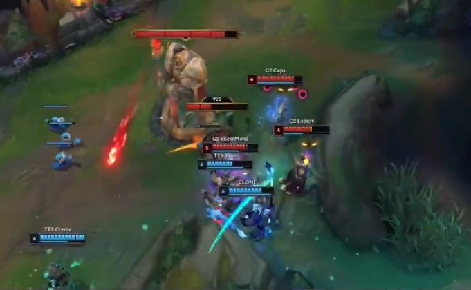 MementoLoL's tweet photo. I knew we would reverse sweep after syndra stole the crab from tian

No jungler can bounce back from that https://t.co/6CR3A16Ue2
