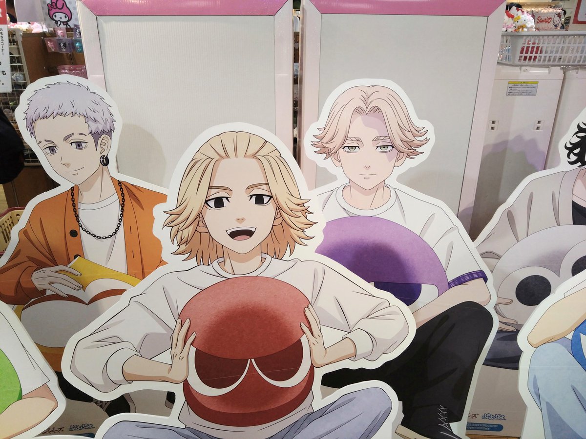 w_rab_lex's tweet photo. レイトショーまで時間あるから梅田のキデイランドぶらついてたら東リベとぷよぷよコラボしてた❣️パネル全体撮りたいのに距離問題で無理😇コナン君時も思ったけどあの場所にパネルは綺麗に写真撮れへんからもったいない💫 https://t.co/4t3K3VKgaG