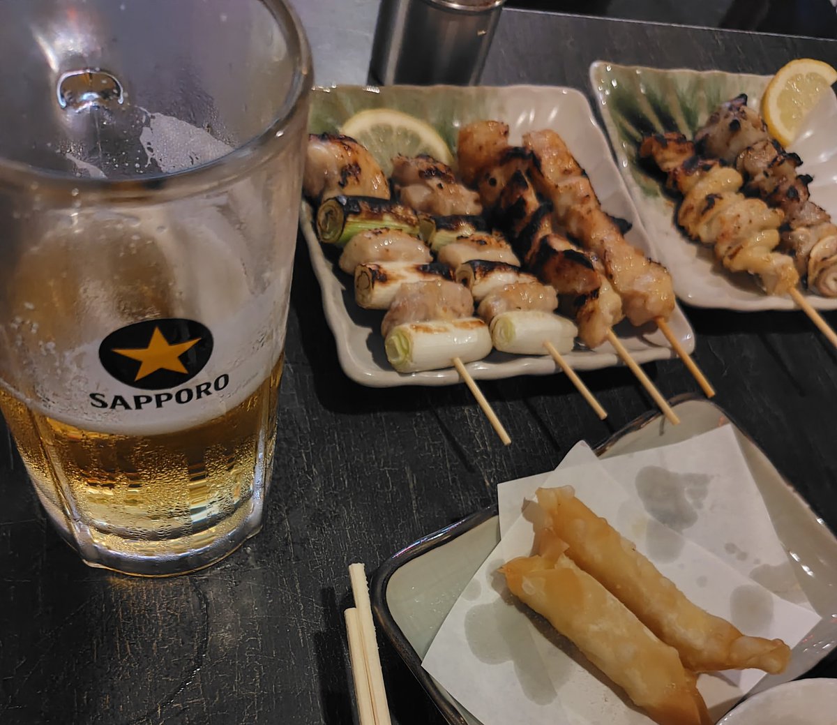 Basi_rog's tweet photo. 久しぶりに来た池袋の居酒屋さん
色々頼んだけど全部美味い😋 https://t.co/iqRXvkVa2W