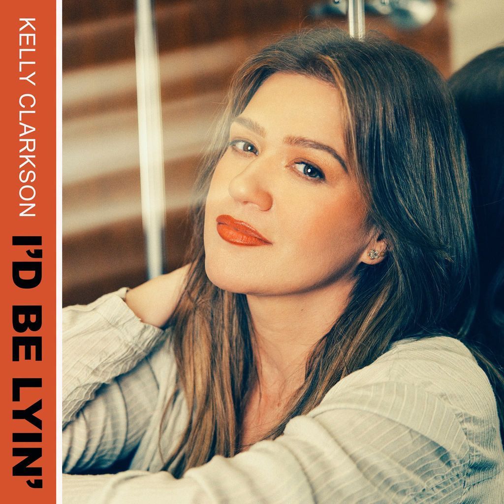 FIRSTmusicBLOG's tweet photo. #KellyClarkson brengt op 17 juli nieuwe muziek uit: "I'd Be Lying'". Op die dag start ze ook met #StudioSessions, een residency in Las Vegas. Tot midden augustus brengt ze daar haar grootste hits en leukste covers in een intieme sfeer. https://t.co/GEfT6xFLpu