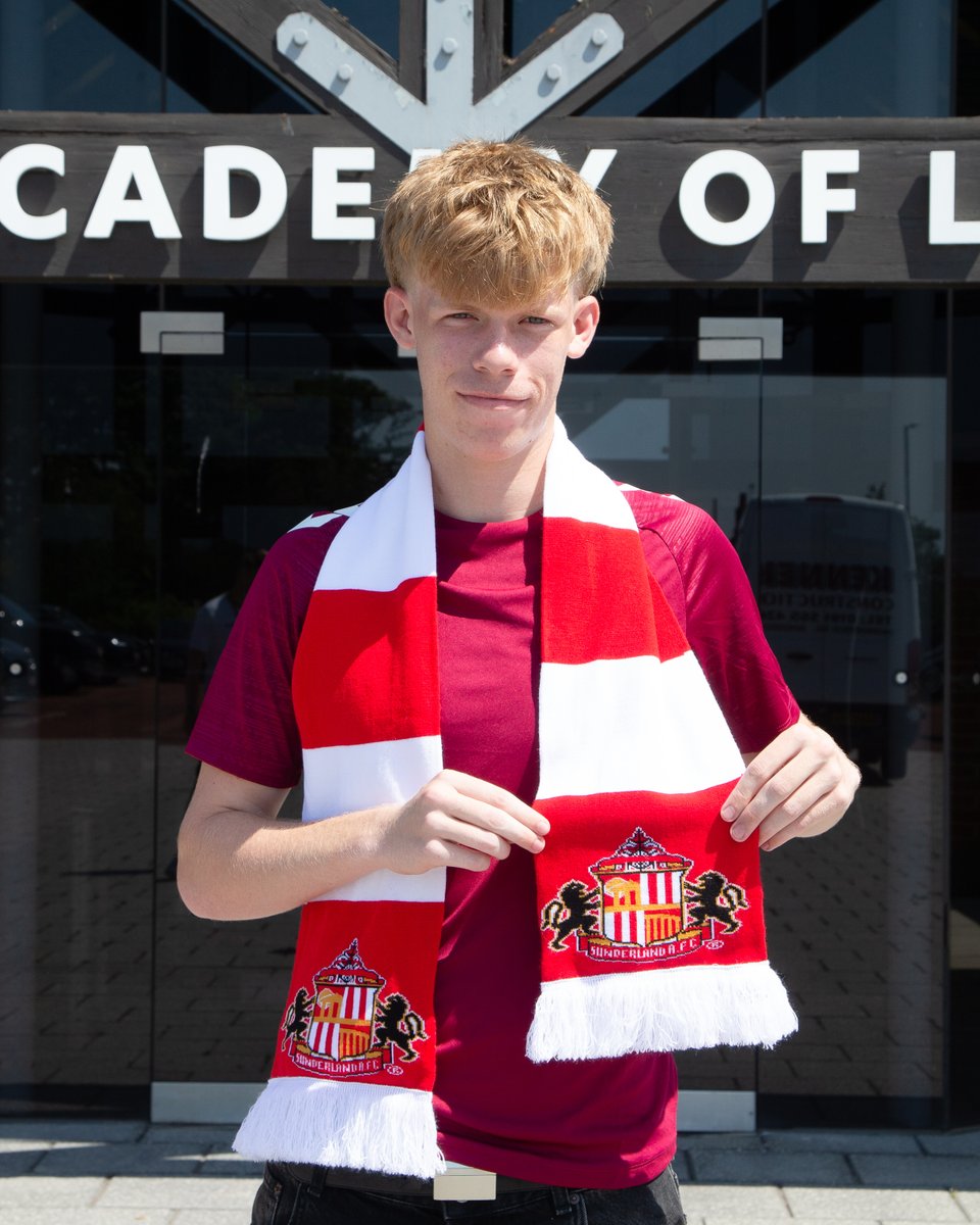 AcademyOfLight's tweet photo. ✍️ A first pro contract for Bayley Hester.

Congratulations, Bayley! 👏