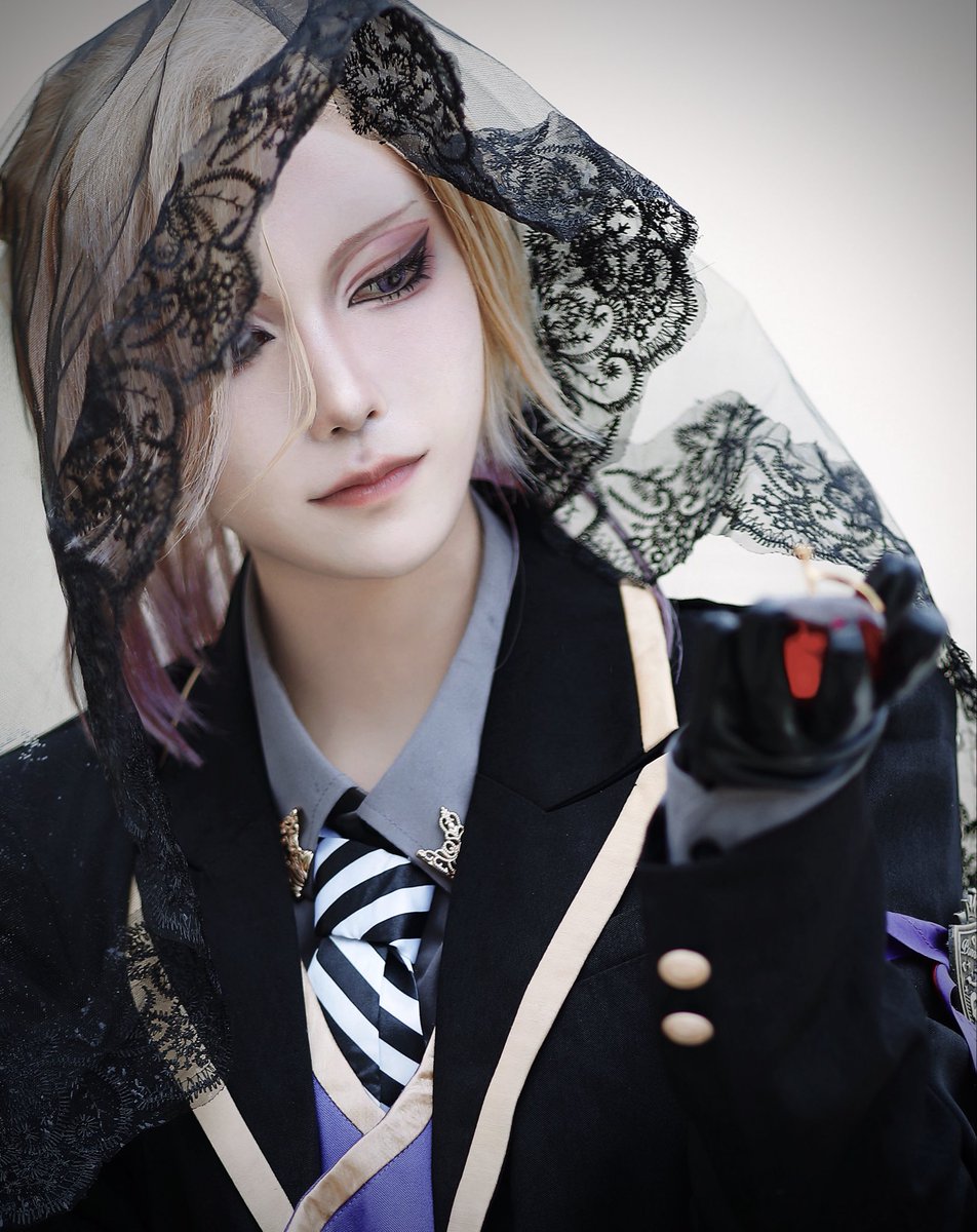 teto_kuu's tweet photo. twst 👑 cos  

『ロア・ドゥ・ポアゾン』 https://t.co/Rfk0FHsM8V