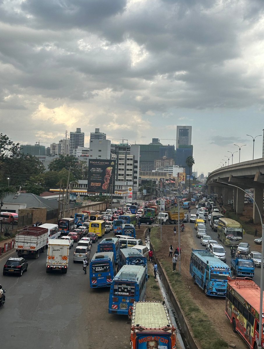 wariithi's tweet photo. @MiskellahMD Westlands looks like rural town 🤦🏿 🤷🏿‍♂️

cc @aKarumba @KushG @Mutendei_Writes @MutemiWaKiama @wwashiedc @Alfayaz11 https://t.co/1550tOPPJf
