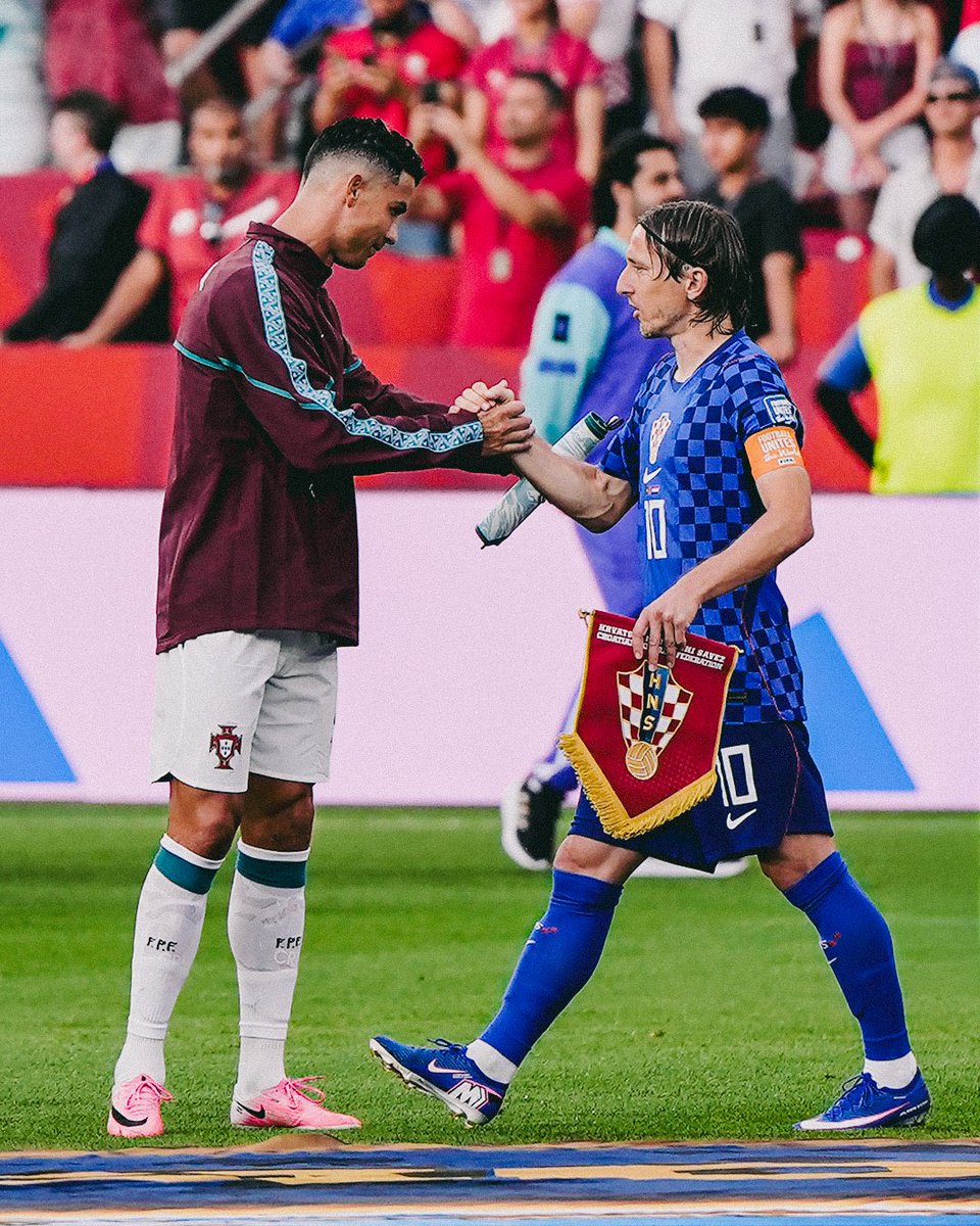 SerieA's tweet photo. ❤️✨ Leggende. https://t.co/3BUP61Dm2c