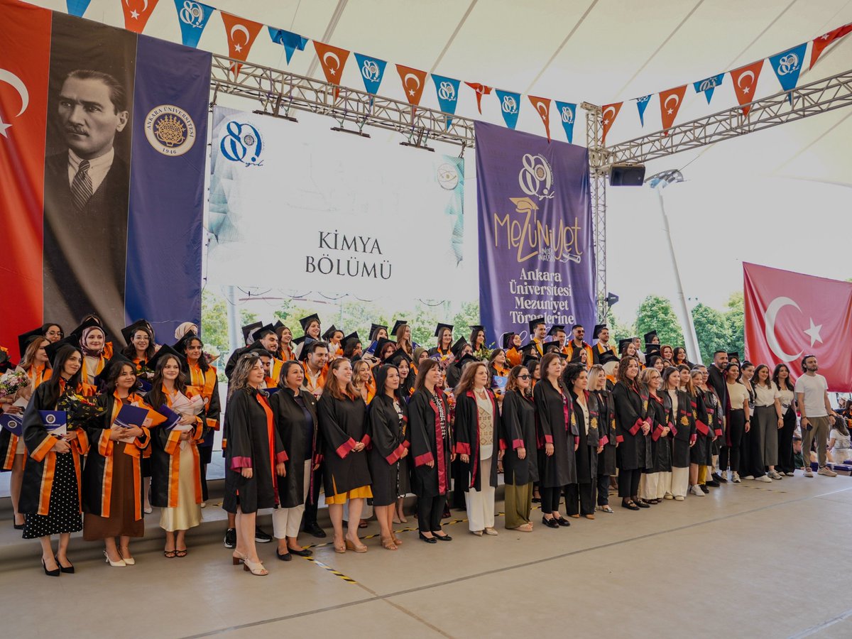 FenKimya's tweet photo. 2025 2026 dönemi Ankara Üniversitesi Fen Fakültesi Kimya Bölümü Türkçe ve İngilizce Programlarından mezun olan   gençlerimizi tebrik eder,  mezuniyet sonrası yeni hayatlarında  başarılar dileriz. https://t.co/ln15BMCt0D
