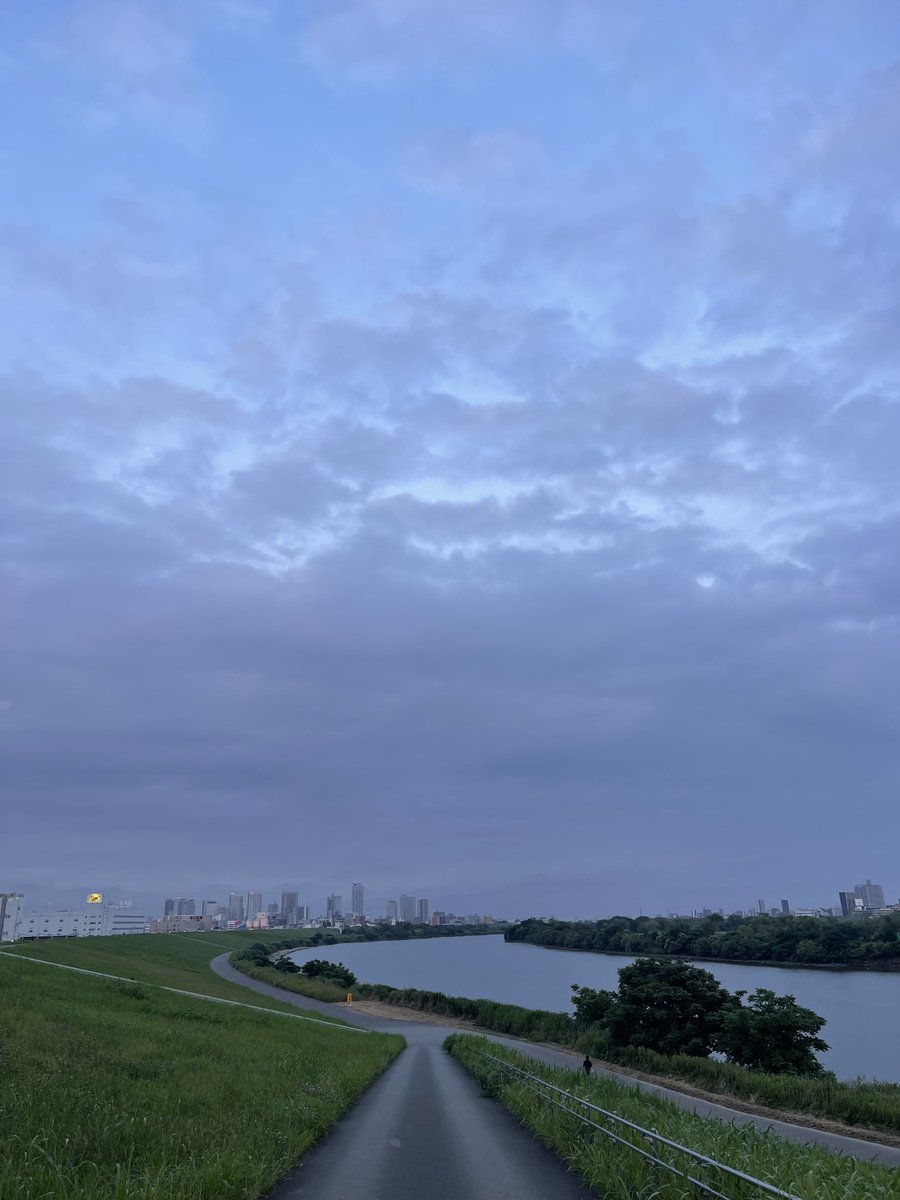 mizunami754's tweet photo. そろそろ梅雨も終わりも近いのかな〜。#イマソラ　#ウォーキング
#戸田公園 https://t.co/4QuIOdwTkJ