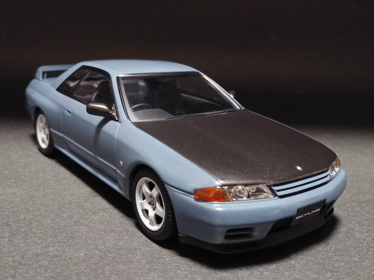 GTS5049's tweet photo. アオシマ 1/32 楽プラ R32 スカイライン GT-R
出来ました
ボディの塗り分けはトップシークレット風に✨
#アオシマ
#プラモデル https://t.co/tIG5VKYV10