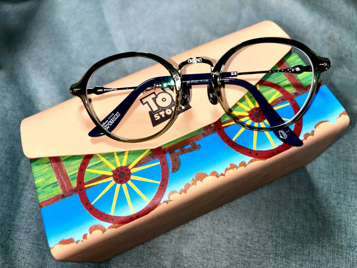 dubnation228's tweet photo. 初日早速行ってきました🫡
今日の収穫はグリンメンの眼鏡👓
緑と青の大好きカラー☘️
ブリッジに三つ目が入ってる👁️👁️👁️✨
どこもかしこも
推しだらけの館内が幸せすぎた💕
帰りにやっと🏪も行けました🙌
#ららぽーと
#MINISTOP
#萩原利久
#RikuHagiwara https://t.co/QNBRIKxfXh