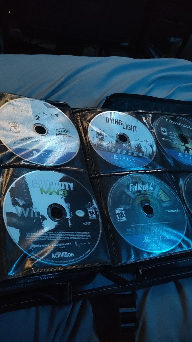 TheRiverofhell's tweet photo. @OneTrueRangoon Got a few as well, this book has Ps2 through 4 and Wil stuff https://t.co/T8TpJORB4E