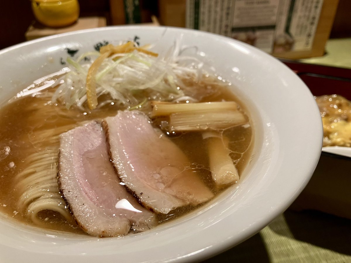 logica0419's tweet photo. #asakusago の前に一旦腹ごしらえ
ここのラーメン、前別の店舗で食べたことあるんだけど好きすぎるんだよな
期待通り大変美味かった、また来ます
#tinygoramen https://t.co/uu1ig7055P