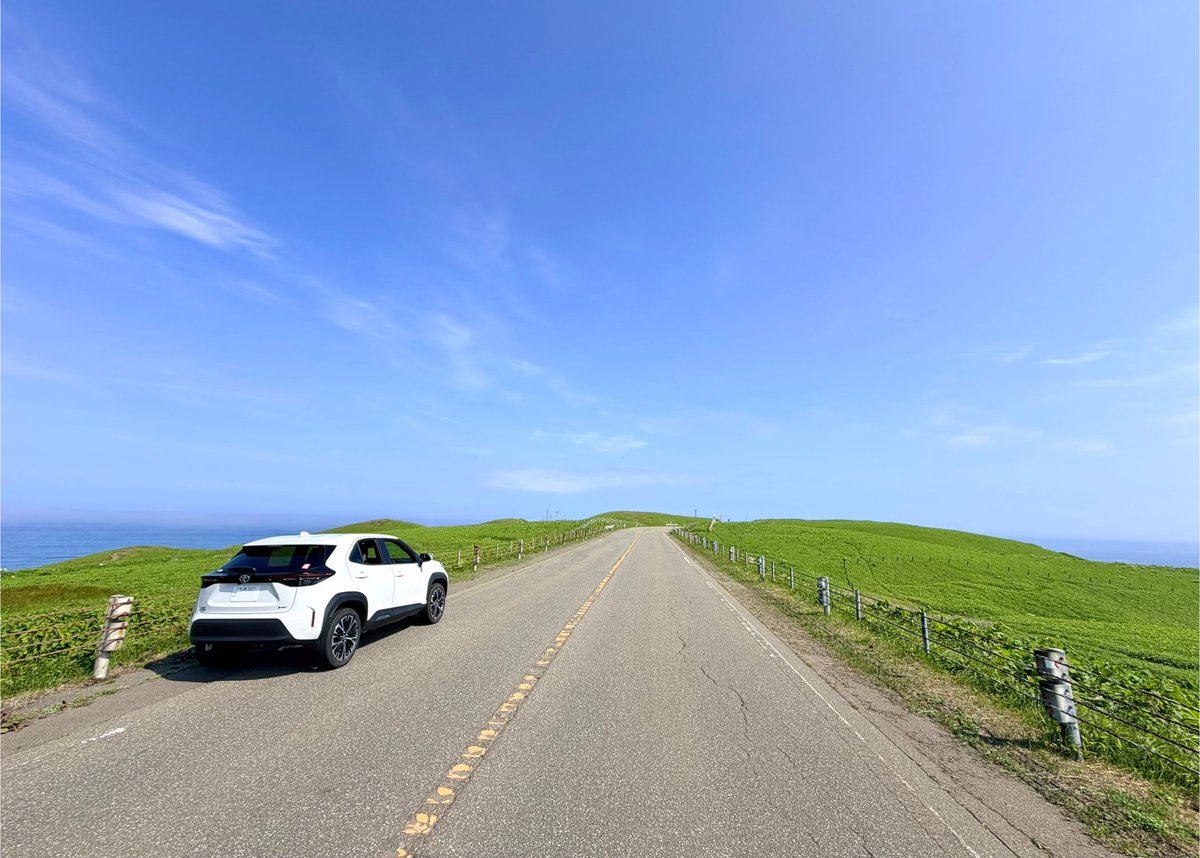 JAXX0053's tweet photo. 襟裳岬に行ってきました！

北海道の端っこでかなり遠いけど、ここは是非訪れて欲しい！
雄大で、最高に素晴らしい景色でした✨✨ https://t.co/4mHY7YuMyP