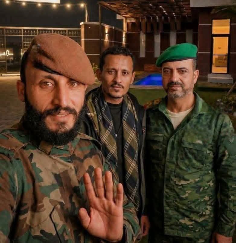 AlAmawi80's tweet photo. @RagehBakrait وهذه عينه من القوات القائمه ع " الانضباط وتطبيق القانون"
ماخليتو مره بحالها  ولاطفل !
نهبتم الضرائب والاحواش والأماكن العامه!
انت واحد من النقصان يارجح، ٧٠ مليار سرقتها لما كنت محافظ للمهره!
١+١=٢ مافي عندكم مزح، وتحترمو مواعيدكم كمان 😅 https://t.co/I5iLI7G5F2