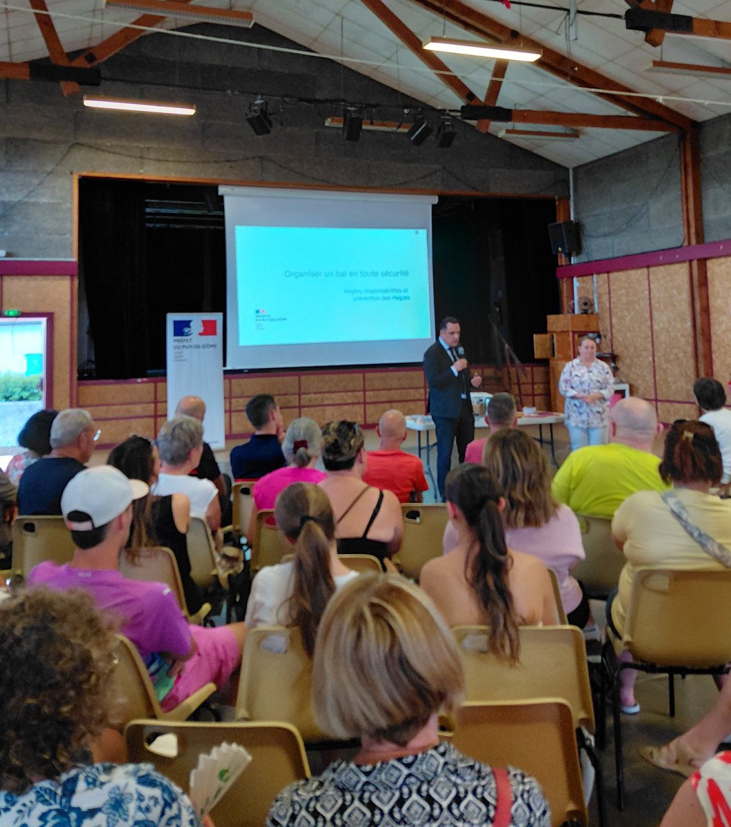 Prefet63's tweet photo. A l’approche de la période estivale, Pascale Rodrigo, sous-péfète de Riom, a organisé une réunion consacrée à la sécurité des bals et manifestations festives.

👉
Cette rencontre a été organisée avec la Gendarmerie nationale et SDJES. https://t.co/1VUux8UgeK