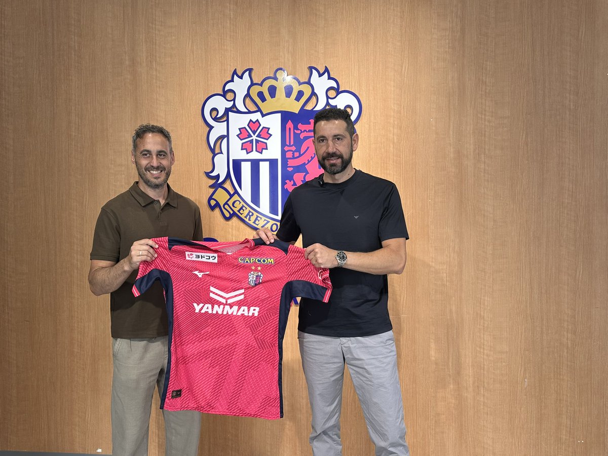 pablomachindiez's tweet photo. Muy ilusionado por comenzar este proyecto en un país impresionante, futbolero y en un histórico de la J1 como @crz_official con el que disfrutaremos juntos, ojalá de muchos buenos momentos. Deseoso de vivir momentos con su magnífica y animosa afición. 
Vamos Cerezo !💪🏼
Arigato https://t.co/CA3IC6E6B8