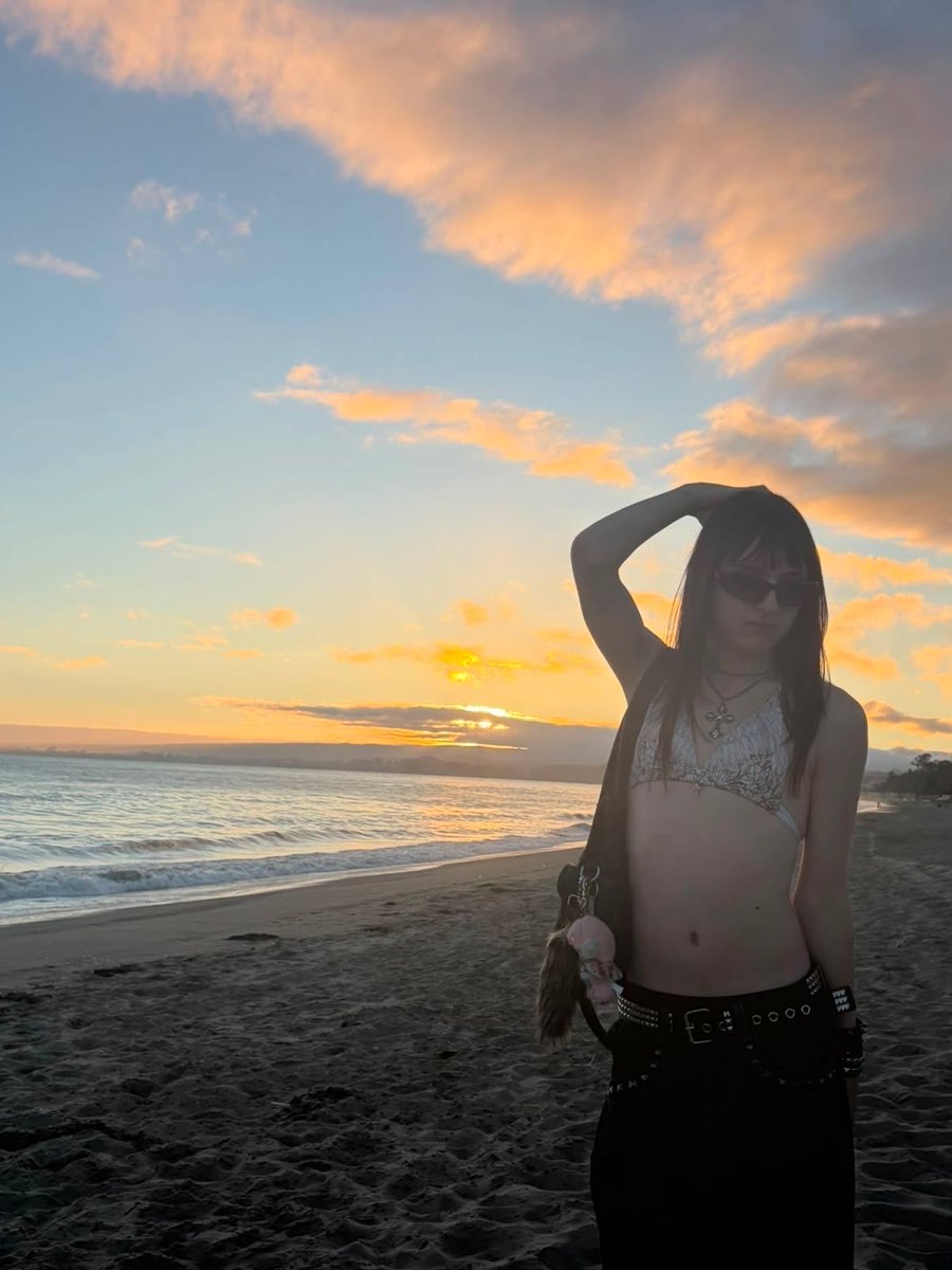 cattoastt7's tweet photo. i love beach episodes https://t.co/7Aw9H8GMmI