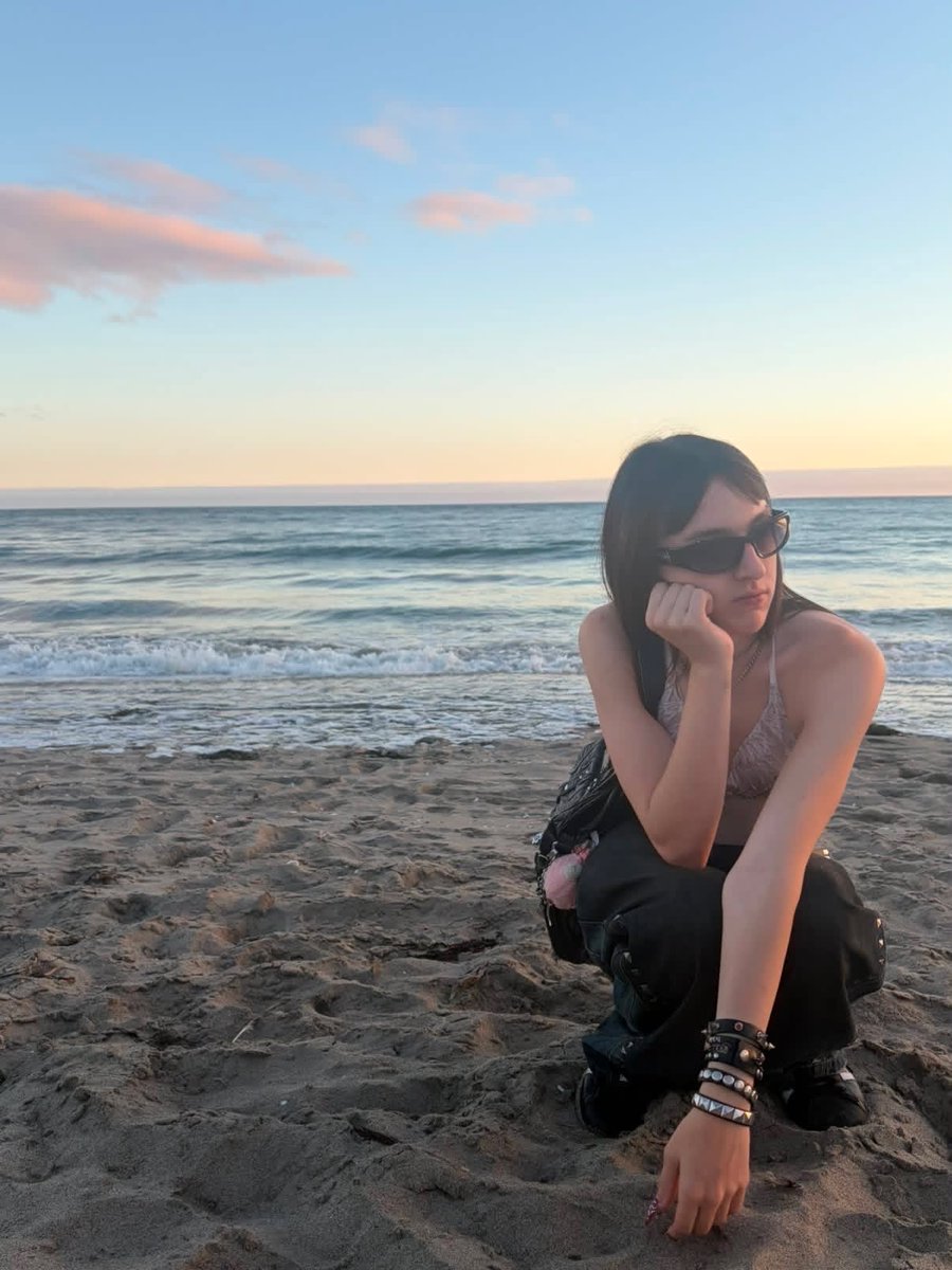 cattoastt7's tweet photo. i love beach episodes https://t.co/7Aw9H8GMmI