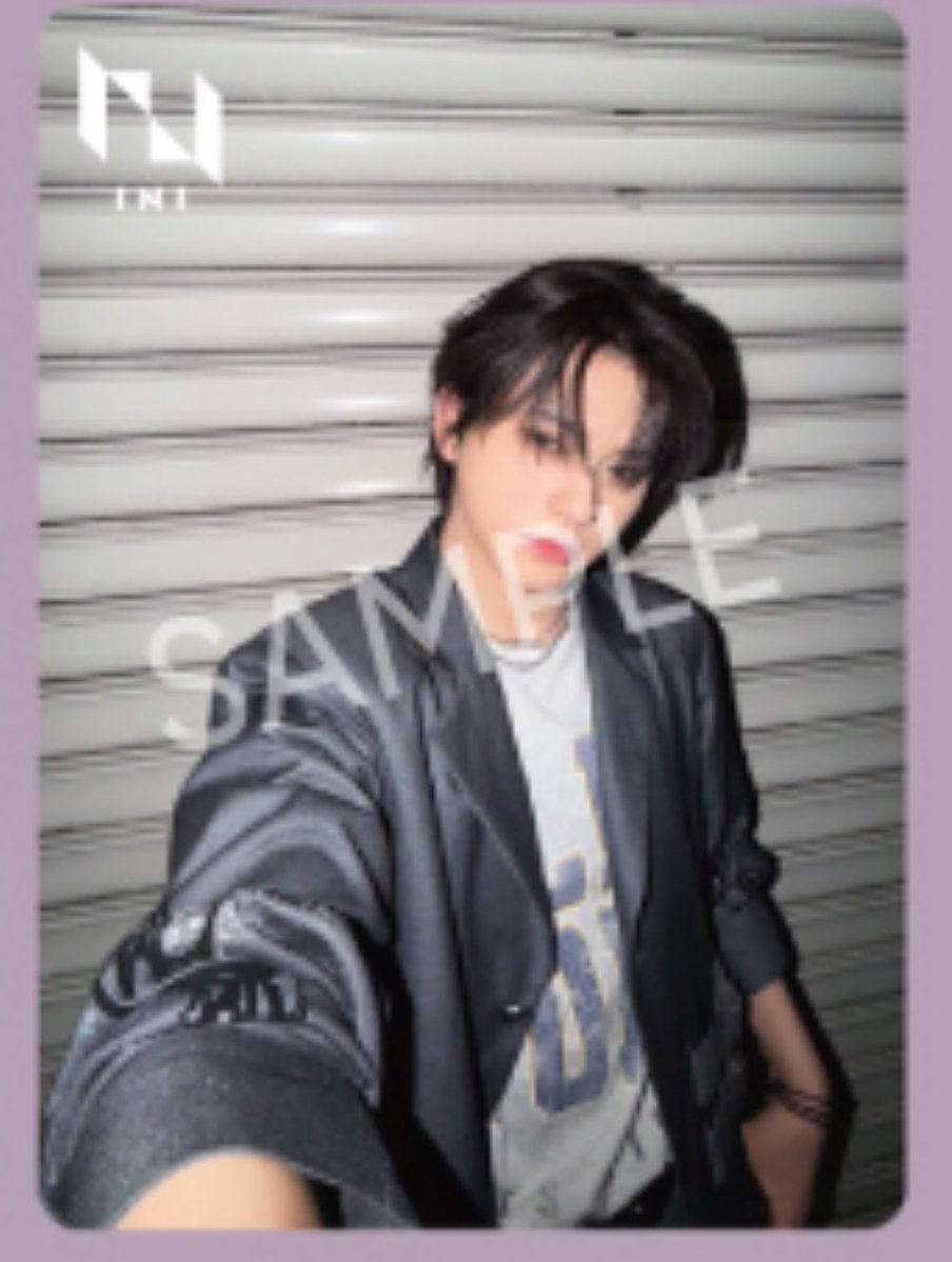 let_jin_fly's tweet photo. 迅くん2024年styleトレカ（迅くんが2024年にハマってた自撮りの仕方の意）だ https://t.co/fXq4YoImdB