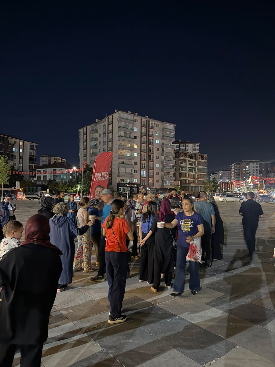 gencspmalatya's tweet photo. 📍 100. Yıl Parkı’ndayız!

Saadet Partisi Malatya Gençlik Kolları olarak düzenlediğimiz aşure ikramımızda, hem gönüllere dokunduk hem de birlik ve beraberliğimizi bir kez daha pekiştirdik.

Paylaştıkça çoğalan güzelliklerde yeniden buluşmak üzere! 🤝

#gencsaadetmalatya https://t.co/2GVx1dvT1e