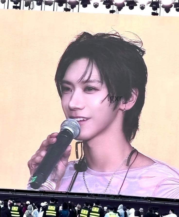 yum_tennie's tweet photo. he's so cute :3 https://t.co/Vn8ccOaYkb