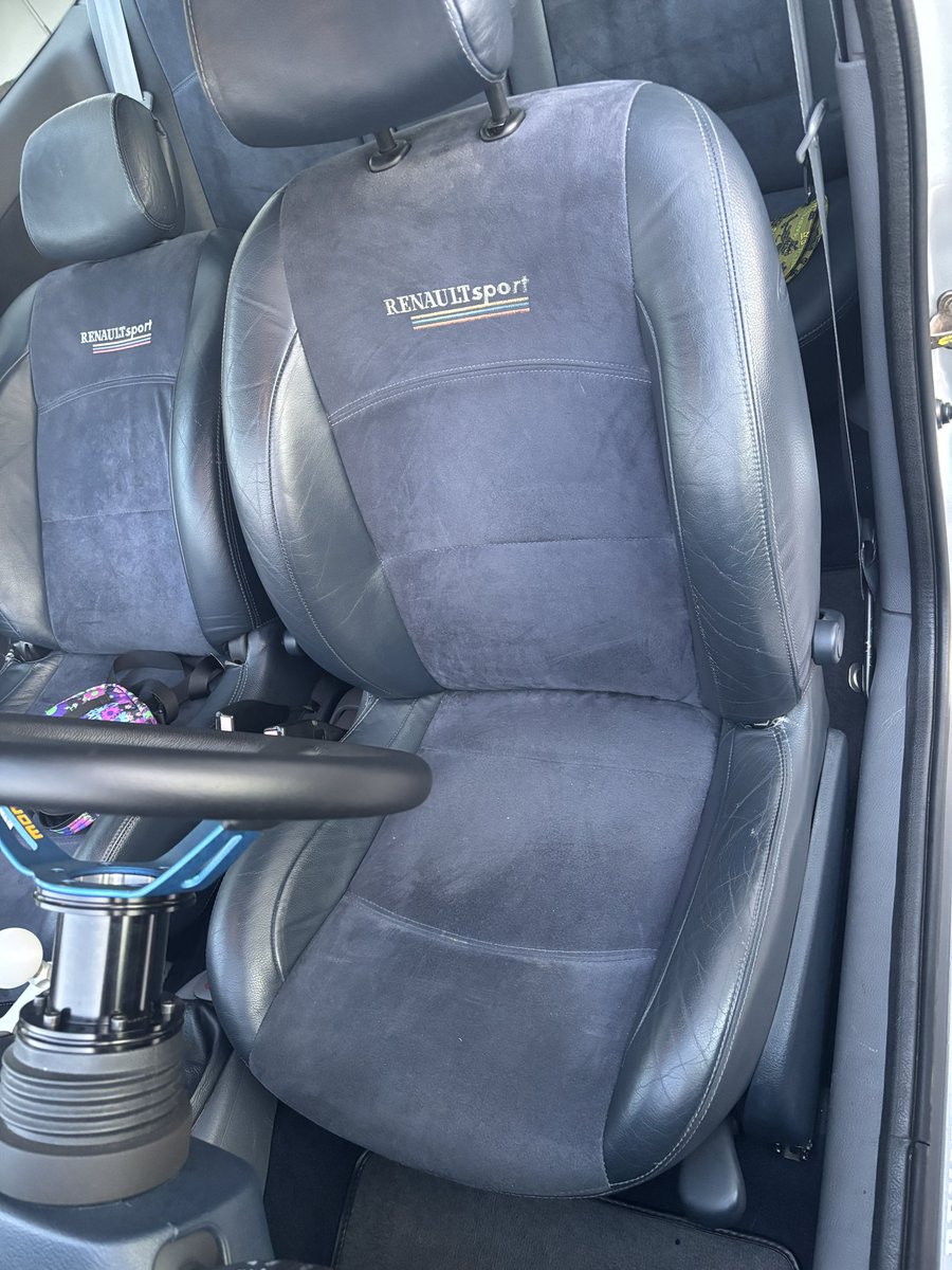 CheGaTac's tweet photo. ノーマルシートで初めて運転する
ふかふか https://t.co/eGzIFPIKMv