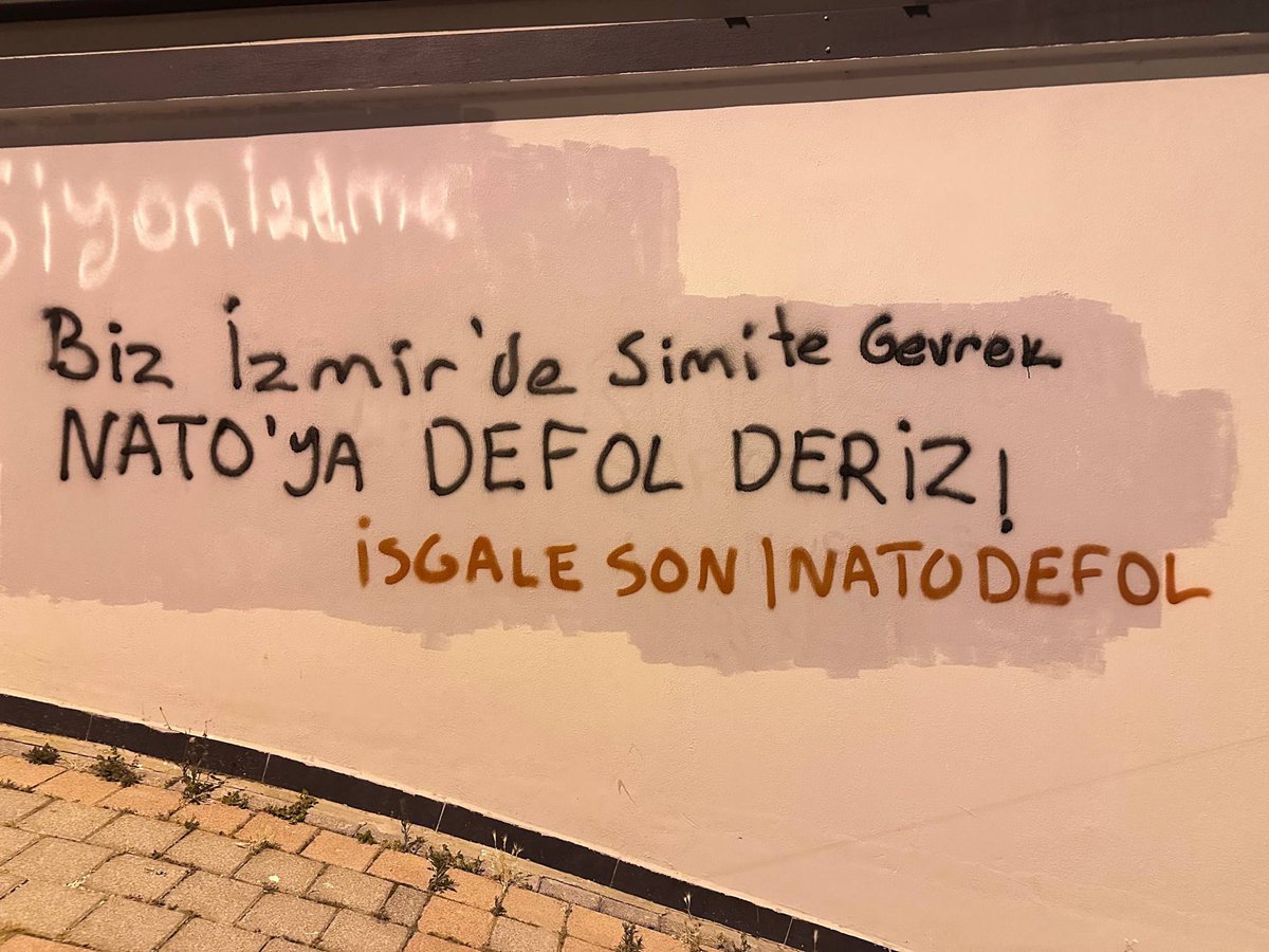 NatoDefol_'s tweet photo. 📍İzmir

7-8 Temmuz'da Ankara'ya gelecek savaş örgütü NATO'ya İzmir halkından bir mesaj var!

"Biz İzmir'de simide gevrek, NATO'ya defol deriz!"

NATO DEFOL, BU MEMLEKET BİZİM! https://t.co/jRYkYj4roD